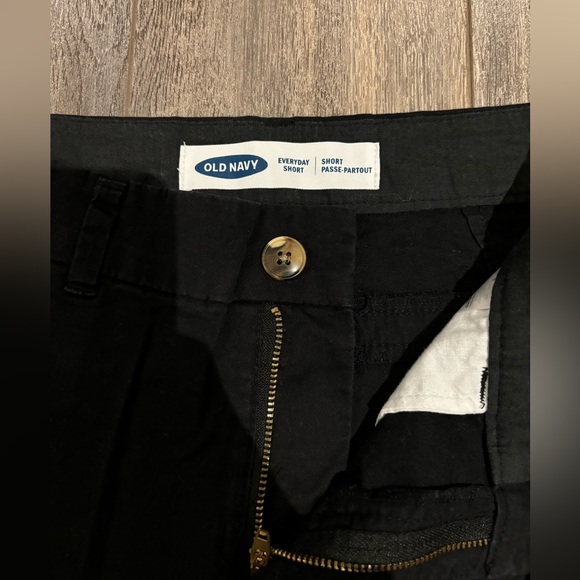 Old Navy Shorts - Picture 2 of 4